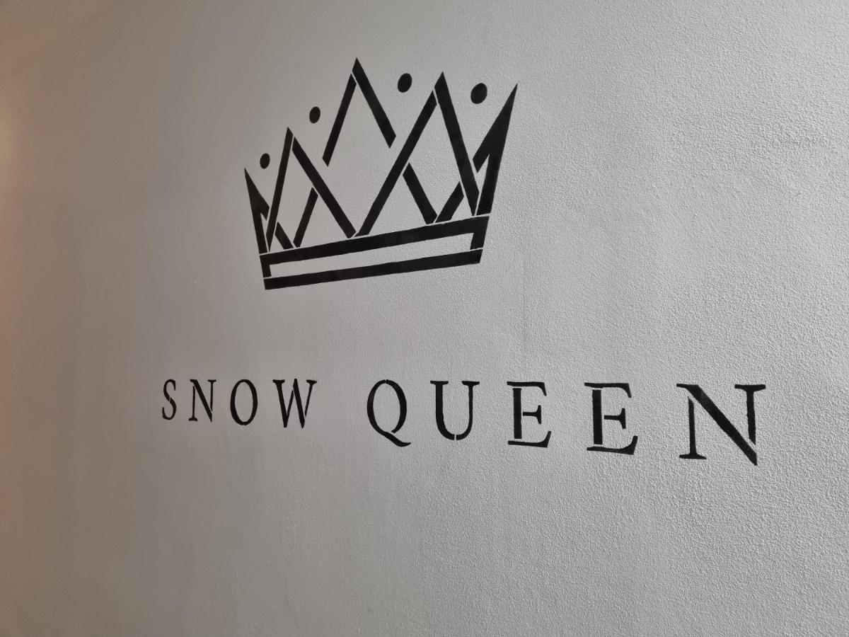 Snow Queen 斯克拉斯卡波伦巴 外观 照片